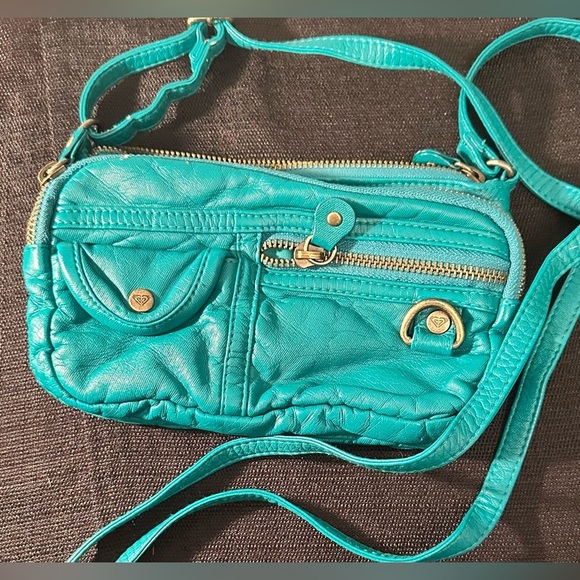 Roxy Teal faux leather Cross Body Purse - Picture 1 of 8